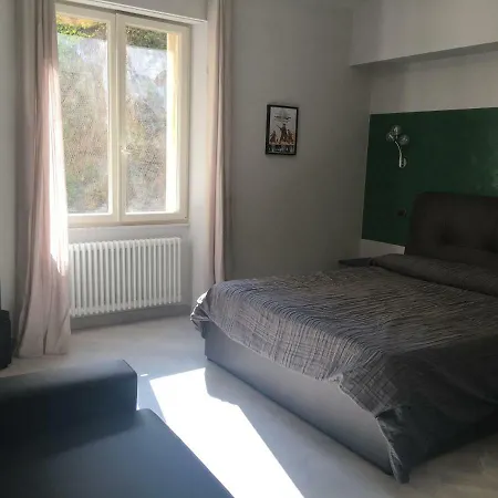 Le Divine Di Via Olivieri - Reception Via Xxv Aprile 5 4* 레반토