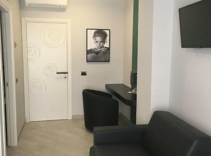 Le Divine Di Via Olivieri - Reception Via Xxv Aprile 5 4*