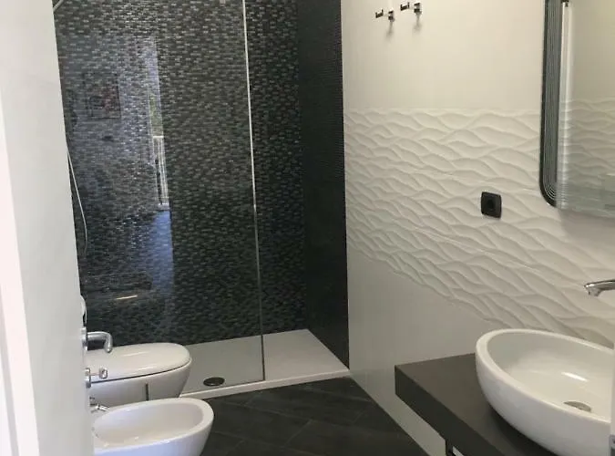 Le Divine Di Via Olivieri - Reception Via Xxv Aprile 5 게스트하우스 4*