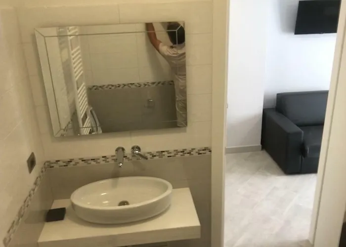 게스트하우스 Le Divine Di Via Olivieri - Reception Via Xxv Aprile 5 레반토