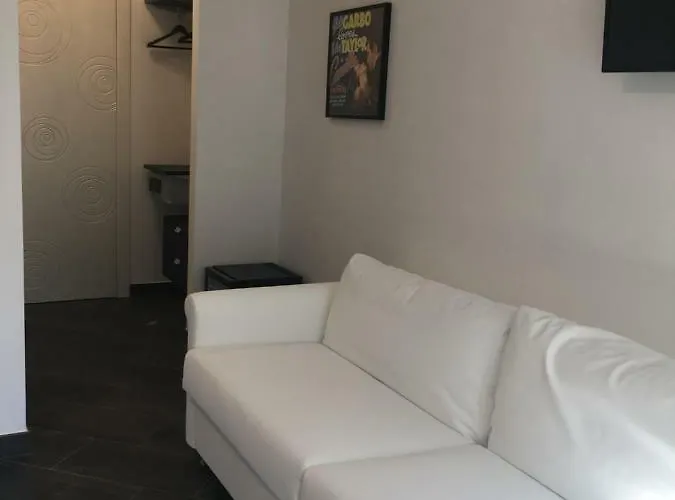 게스트하우스 Le Divine Di Via Olivieri - Reception Via Xxv Aprile 5